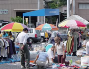 大阪枚方霊苑のフリーマーケット